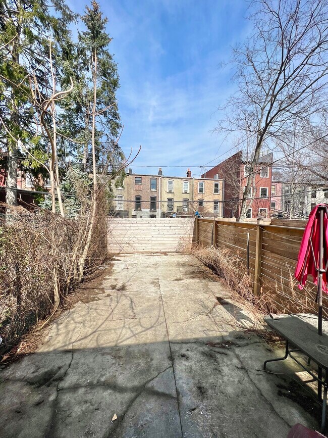 Building Photo - 61A Somers St