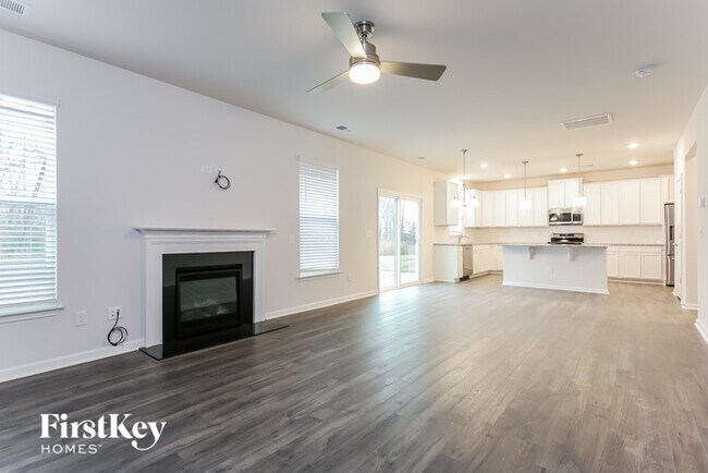 Foto del edificio - 112 Wild Lily Dr