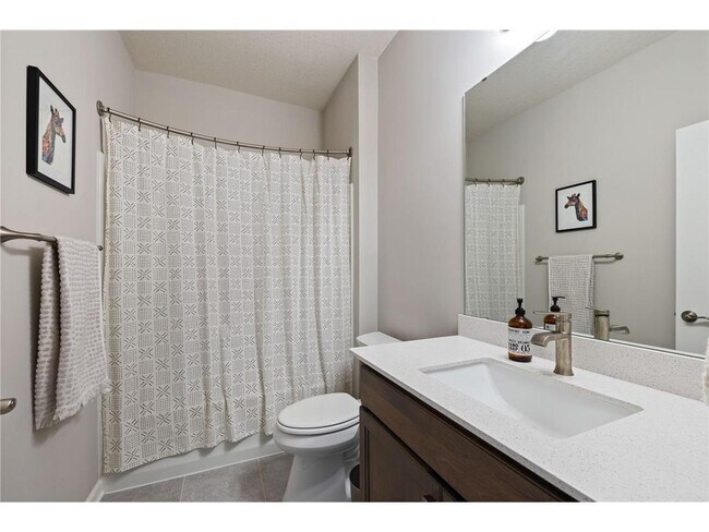 Foto del edificio - 7292 Fir Ln N