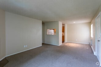 2BR, 2BA - 910 SF - EPERNAY APARTMENTS