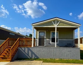 Building Photo - 10118 Falvey Lk Ln