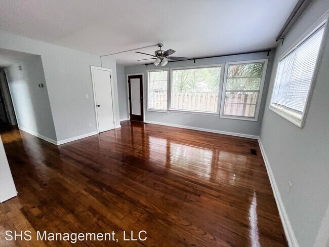 Building Photo - 3 br, 1 bath House - 227 Day Street