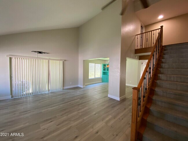 Foto del edificio - 1519 E Weathervane Ln