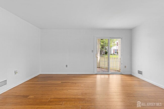 Building Photo - 454 Northam Dr