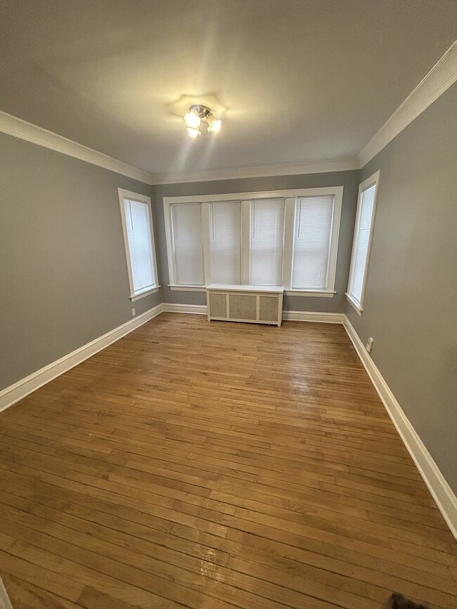 Foto del edificio - 7113 S Emerald Ave