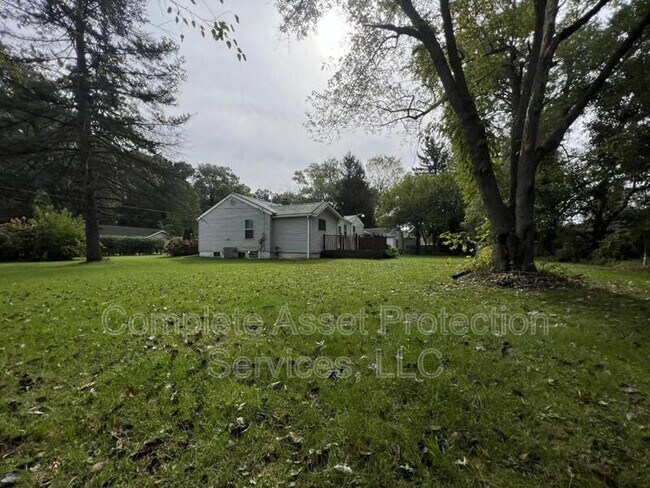 Building Photo - 2788 Hickory St