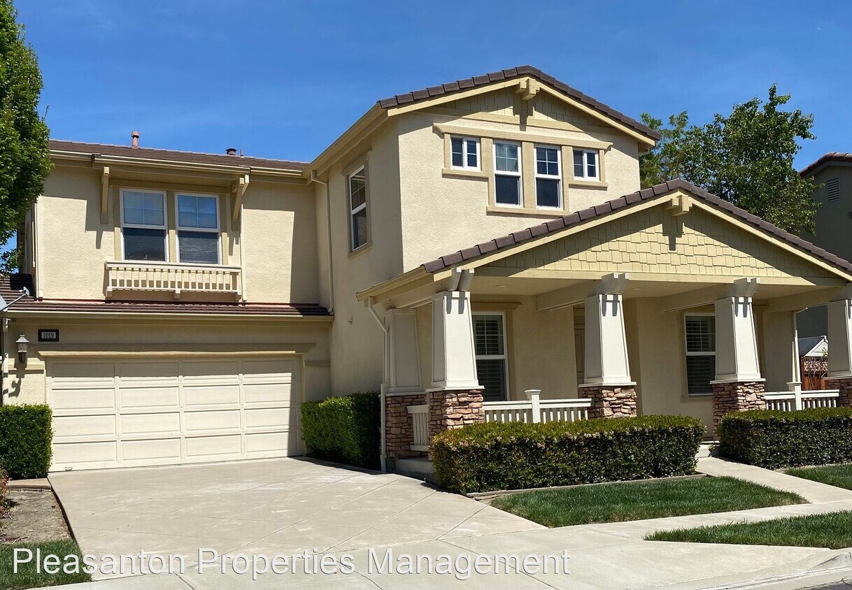 Primary Photo - 4 br, 4 bath House - 1019 Deer Creek Ct.