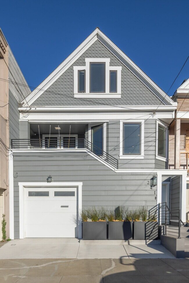 Building Photo - 241 Paris St