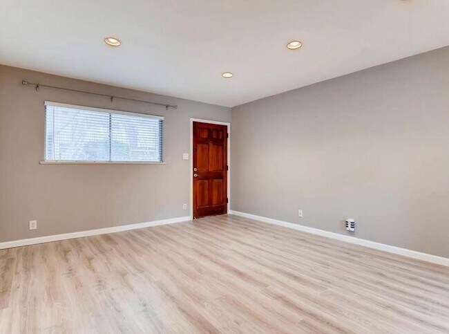 Foto del edificio - 1311 Exposition Blvd