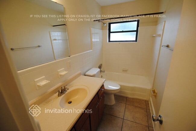 Building Photo - 5609 Sandalwood Dr