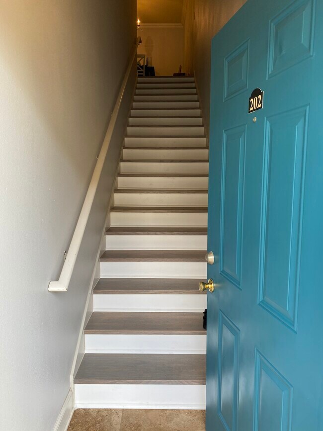 Second floor unit - 1362 Brightside Dr