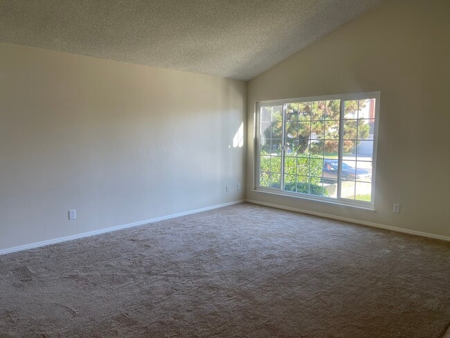 Building Photo - 15507 Caulfield Ave