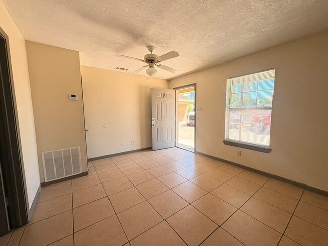 Foto del edificio - 2918 Thurman St