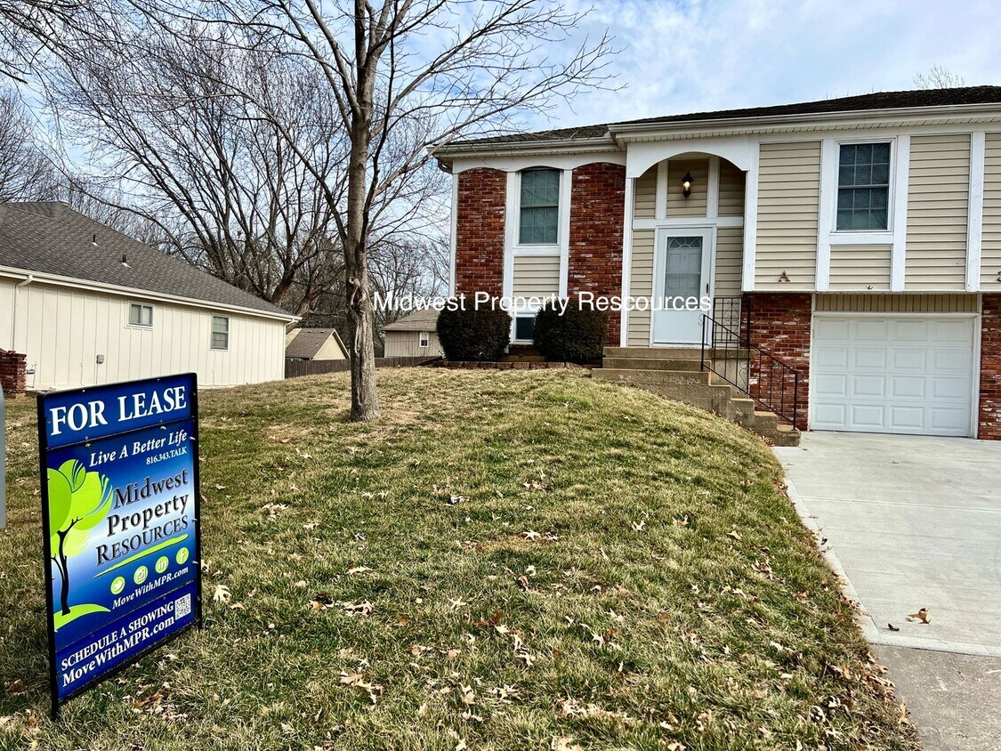 Primary Photo - Freshly Updated 3 Bedroom Duplex