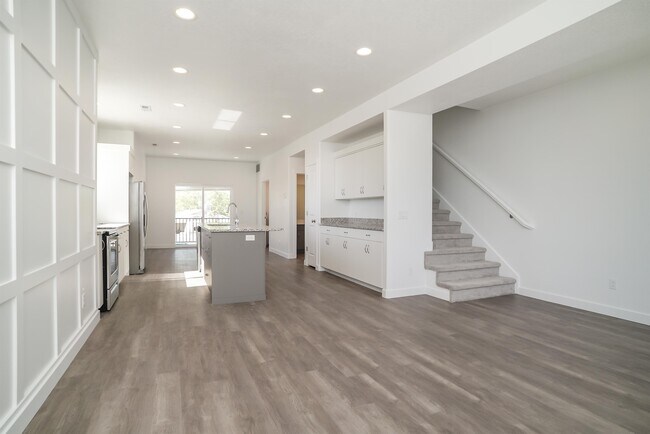 Building Photo - 356 W 290 N