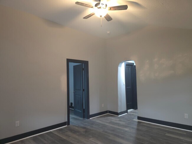 Foto del edificio - 1313 10th St