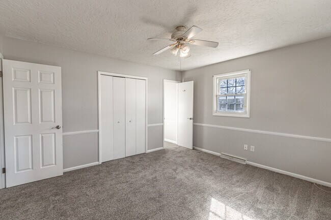 Foto del edificio - 3520 Tower Dr