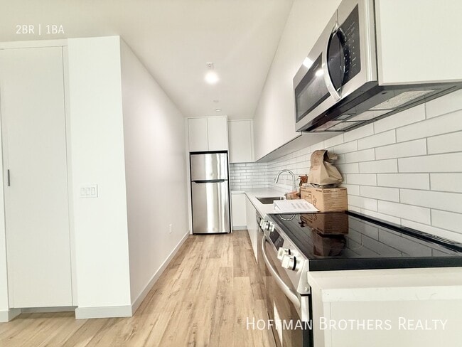 Building Photo - 1240 Magnolia Ave