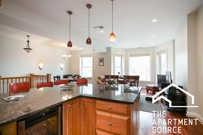 Foto del edificio - 665 W Cornelia Ave