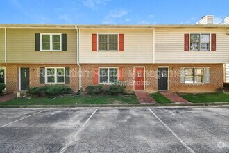 Building Photo - 2140 Kings Gate Cir SW