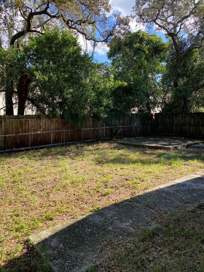 Building Photo - 3 BEDROOM 1 BATH HOME, TAMPA FL