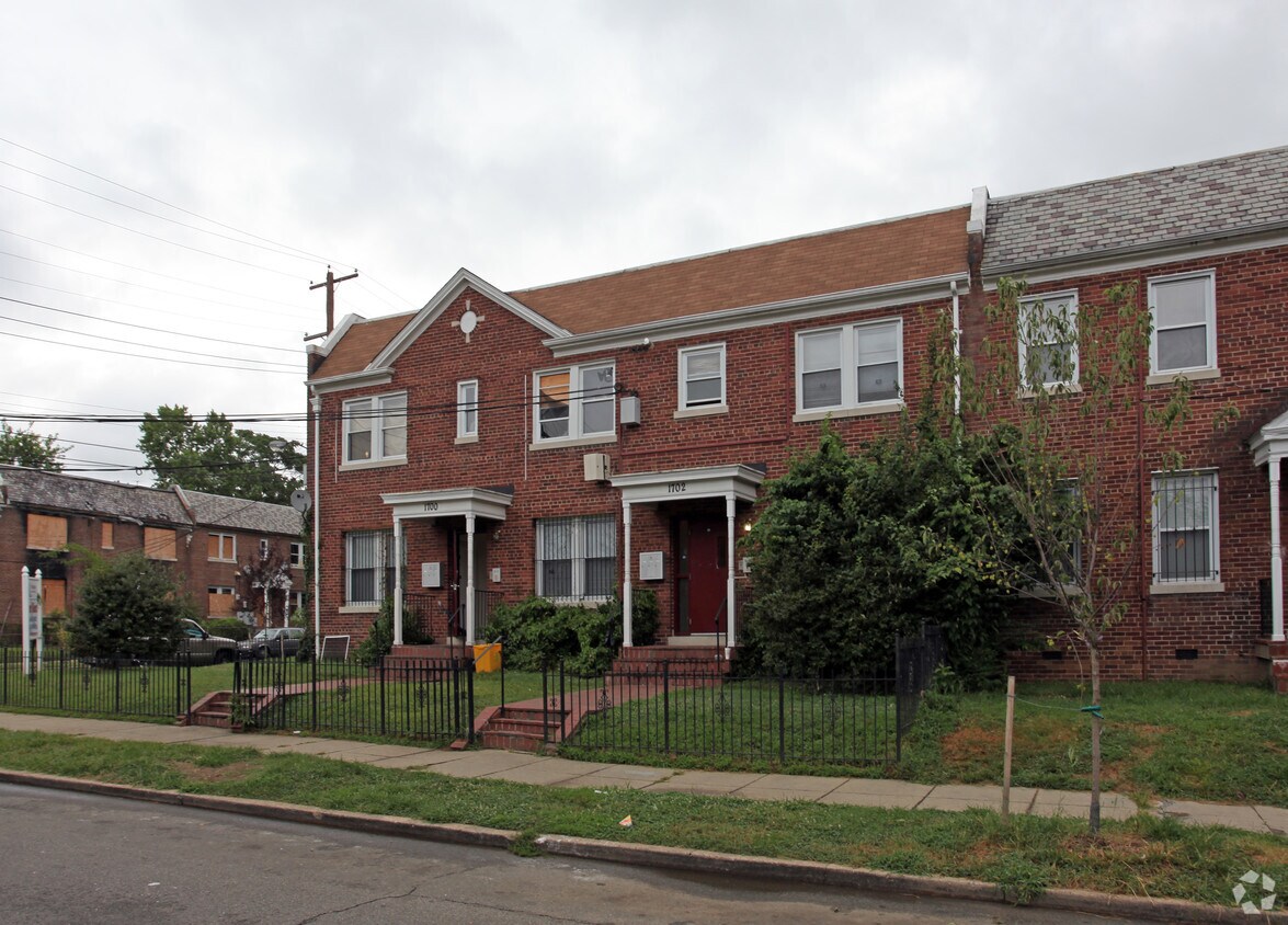 Building Photo - 1700-1702 17th St SE