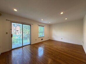 Building Photo - 122 Logan Ave