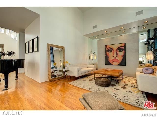 Building Photo - 3 br, 2 bath House - 25 S Venice Blvd # A