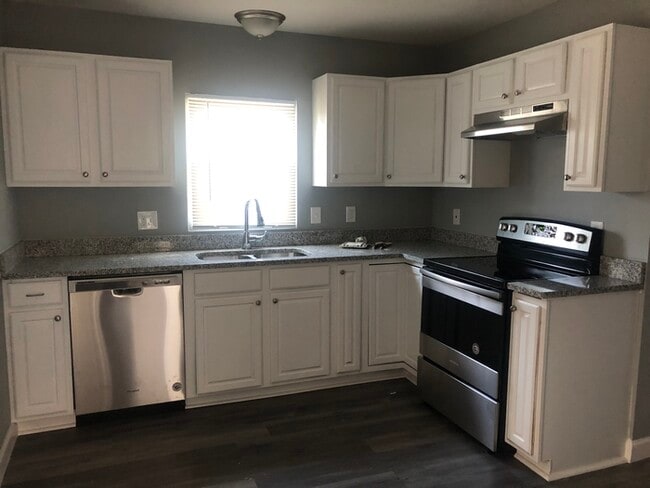 Building Photo - $1,050 A MONTH - NO SECTION 8