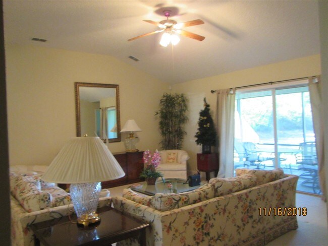 Foto del edificio - 371 Hefferon Dr