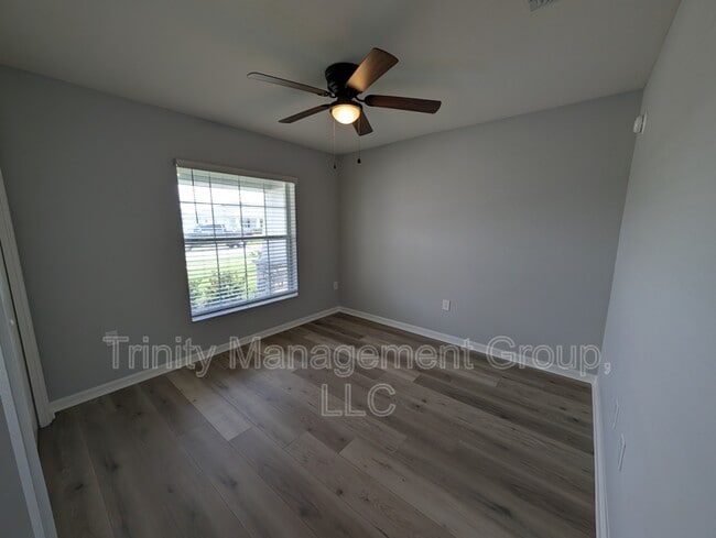 Foto del edificio - 6945 Gideon Cir