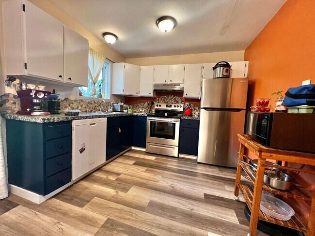Foto del edificio - Spacious 3 Bed 2 Bath House in West Fort C...