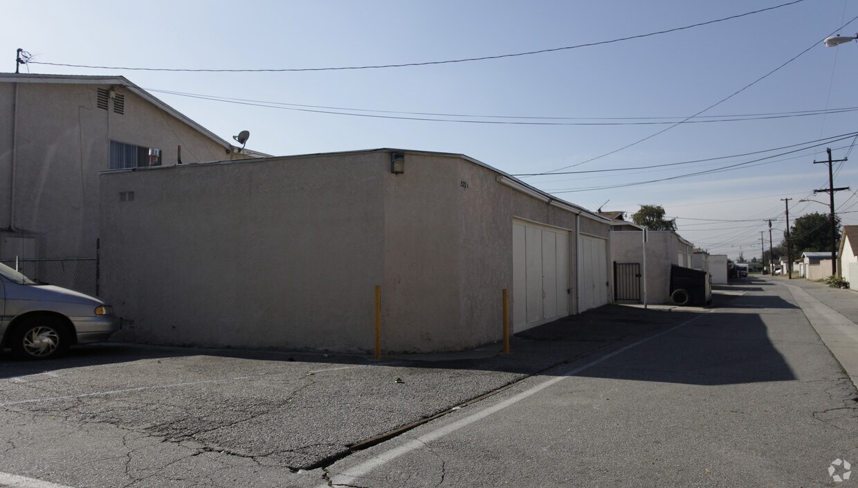Foto del edificio - 5182-5188 Canoga St