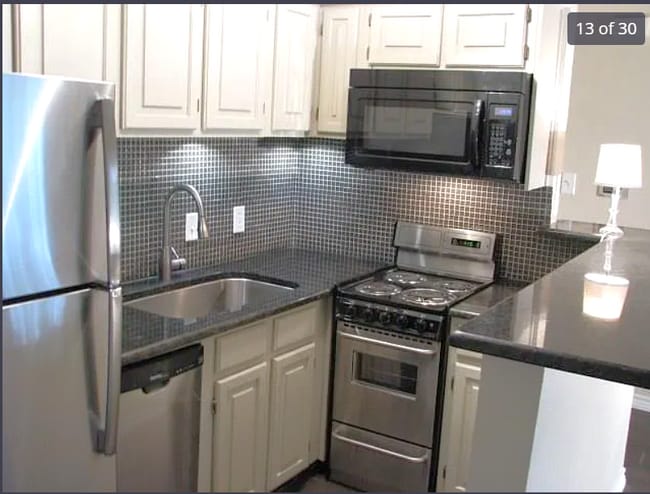 Foto del edificio - 2314 Bamboo Dr