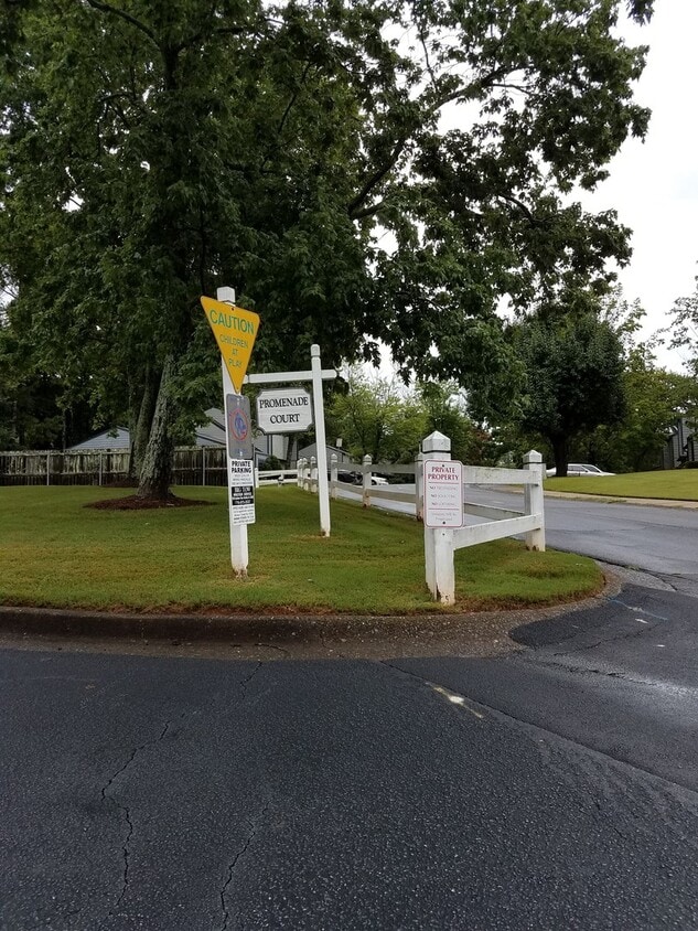 Foto del edificio - Great Location for Townhome in Marietta 30064