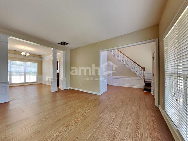 Foto del edificio - 7701 Dunoon Lane