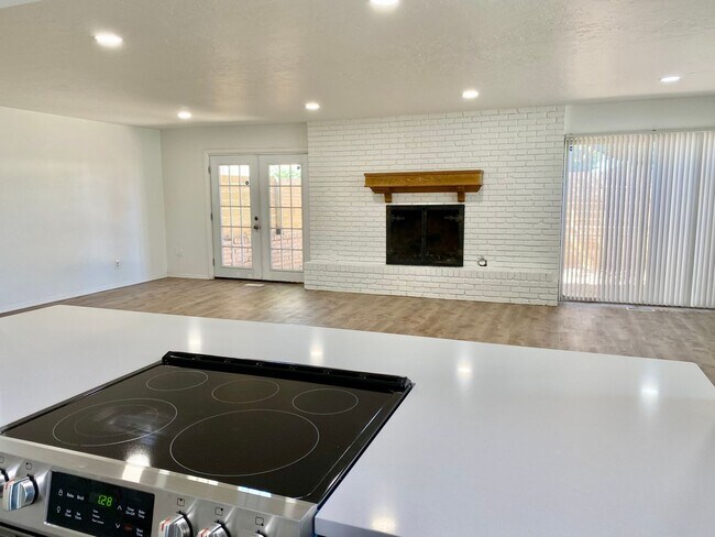Foto del edificio - Large 3 Bed 2 Bath off NW 63rd & N. Villa ...