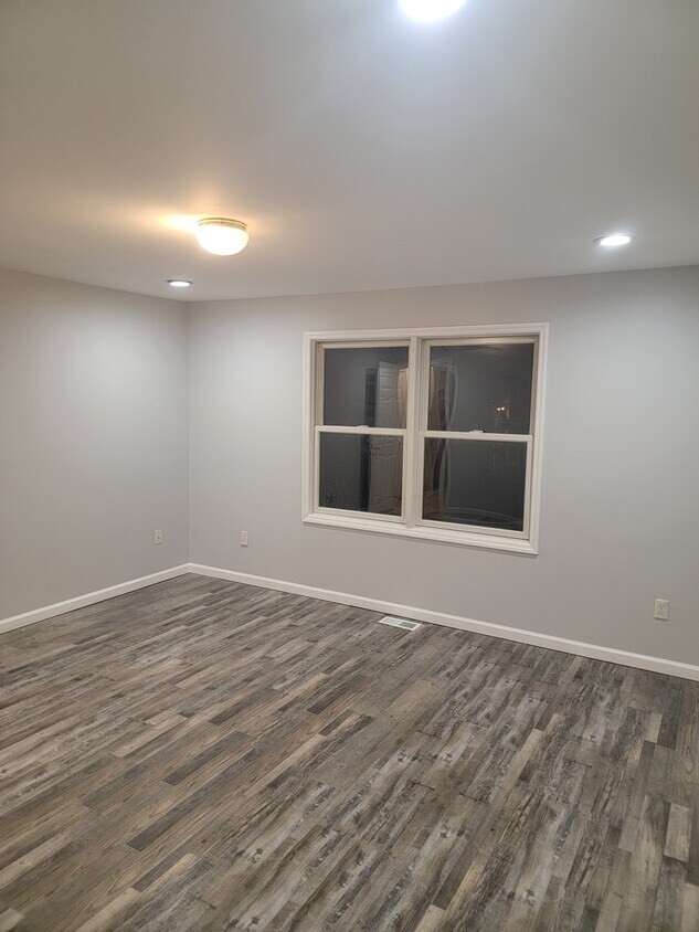 Foto principal - 258 E 17th St