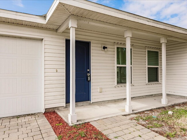 Foto del edificio - Spells Wear Off, Leases Don’t – 3Bd/2Bth D...