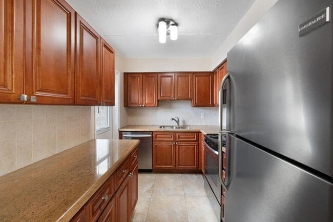 Foto del edificio - 510 Prosperity Farms Rd