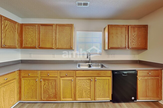 Foto del edificio - 3109 Skybrook Ln