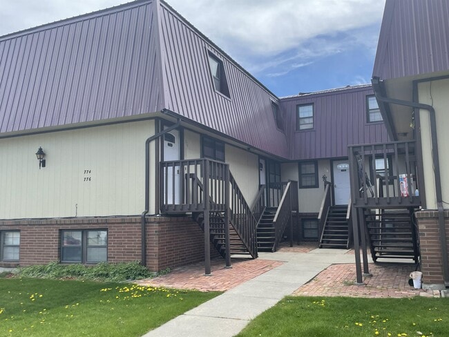 Building Photo - 776 Moccasin Trail