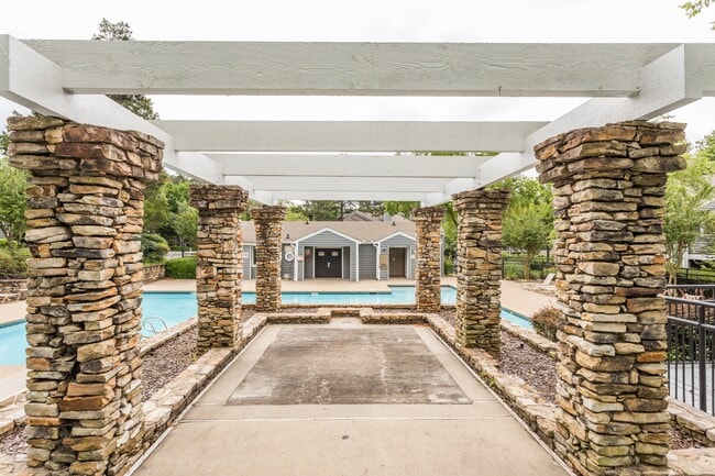 Building Photo - Crestmont Apartments