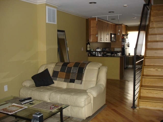 Building Photo - 31 N. Streeper St. - Charming 2 bed, 1 ½ b...
