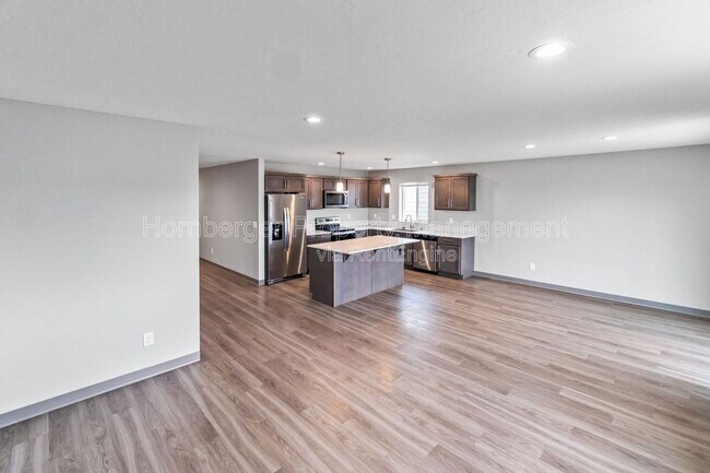 Foto del edificio - 1305 N Coach Dr