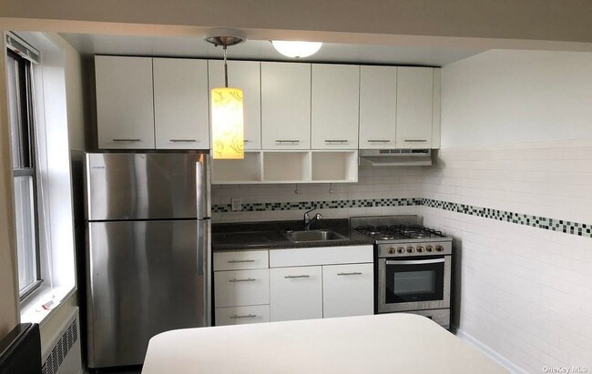 Foto del edificio - 78-40 164th St