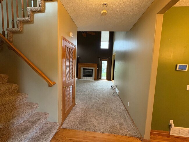 Photo - 6721 Hillcrest Ln House