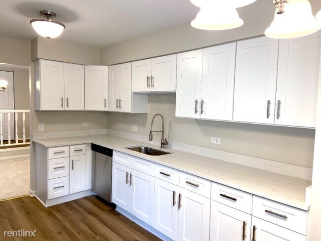 Building Photo - 2 br, 1 bath Condo - 1300 Coventry Cir