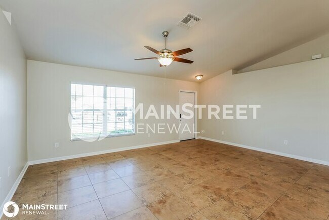 Foto del edificio - 2304 NW 8th Pl