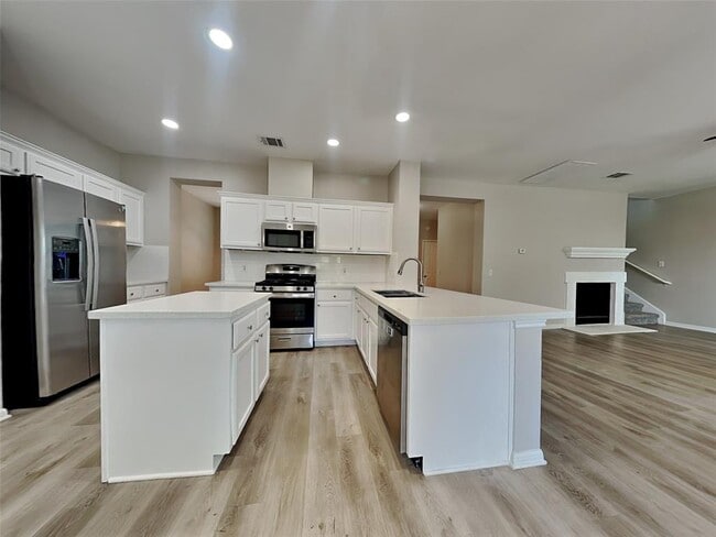 Building Photo - 501 Tobin Dr